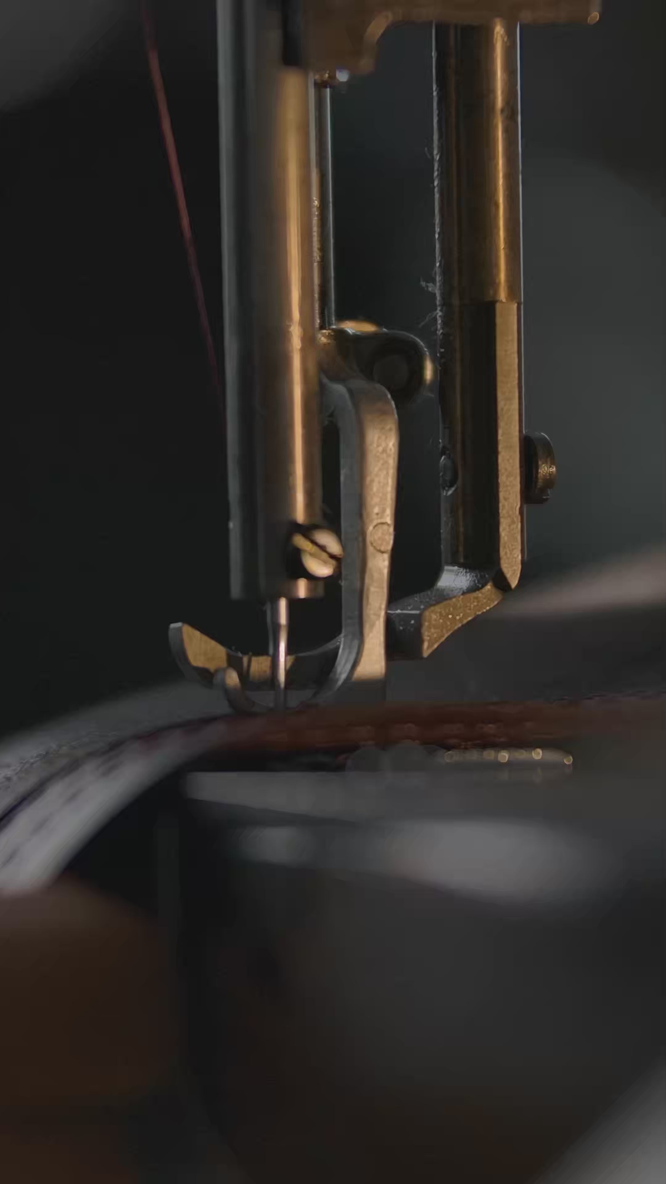 LEATHER_BELT_STICHING