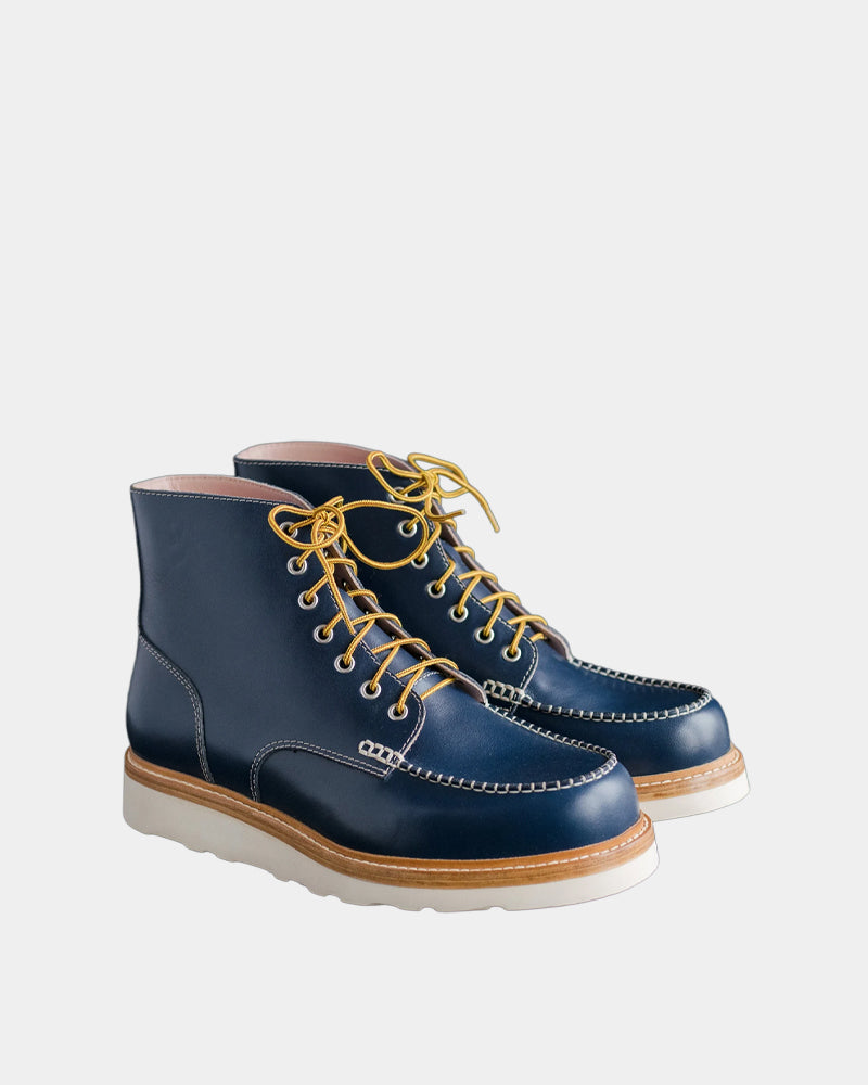 Boots in Indigo Blue Leather.